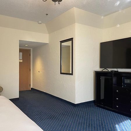 The Chateau Bloomington Hotel And Conference Center ภายนอก รูปภาพ
