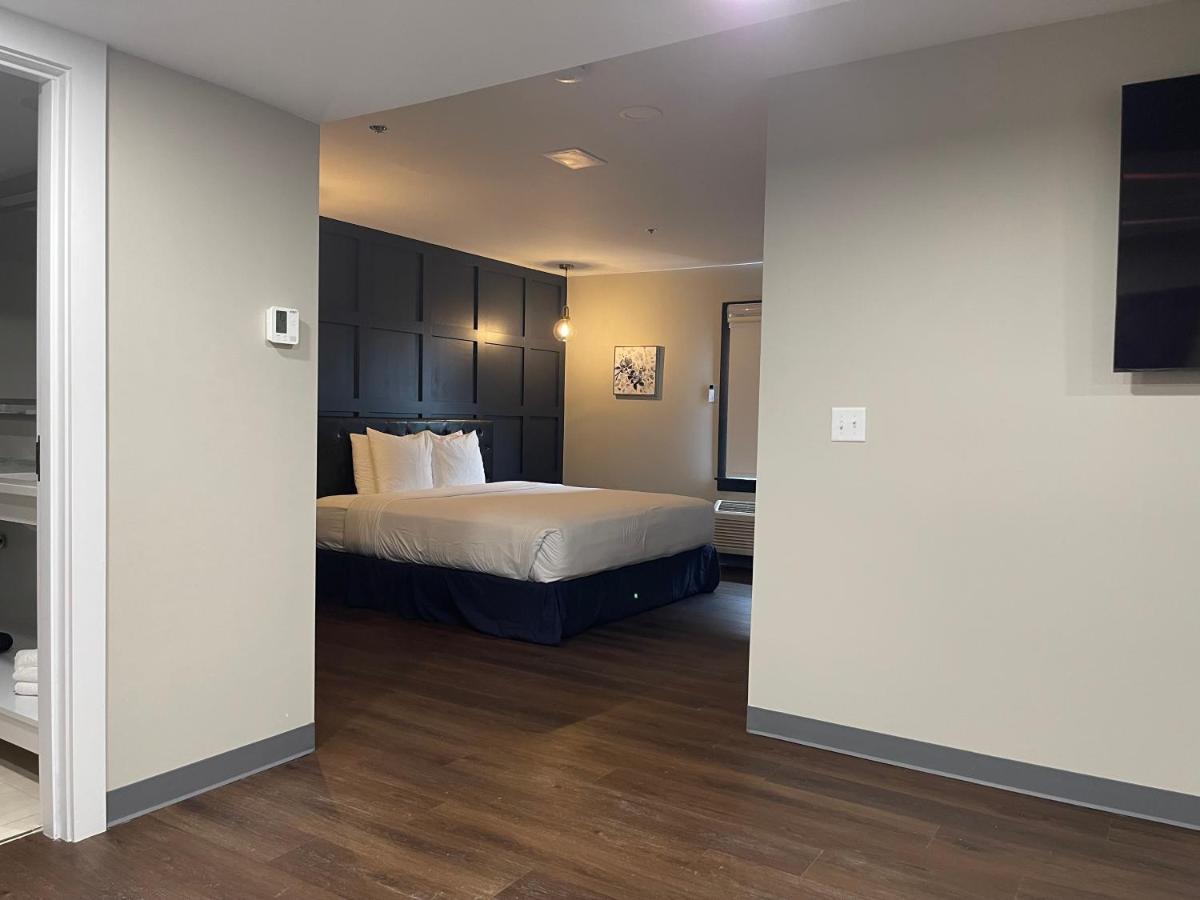 The Chateau Bloomington Hotel And Conference Center ภายนอก รูปภาพ