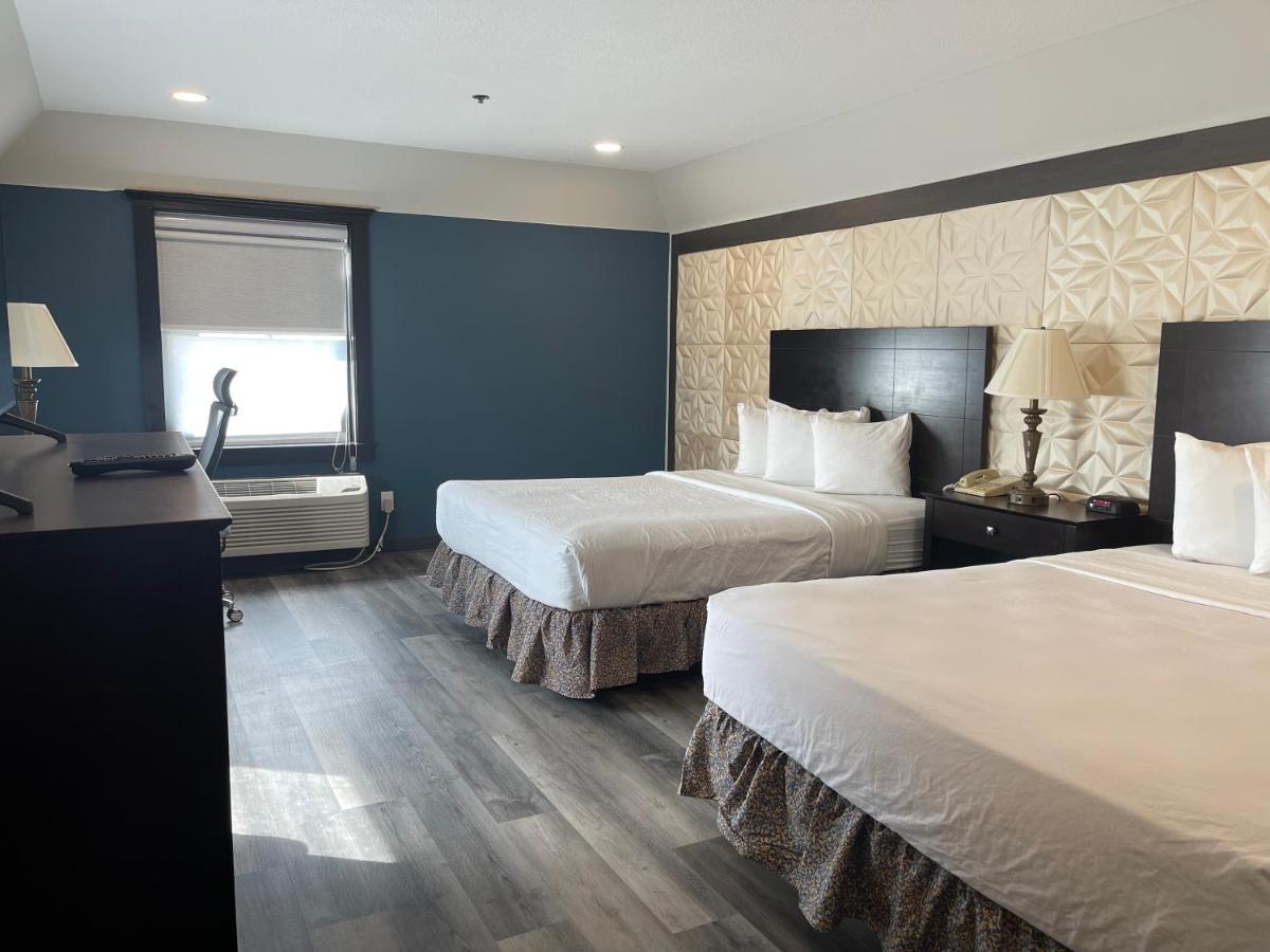 The Chateau Bloomington Hotel And Conference Center ภายนอก รูปภาพ