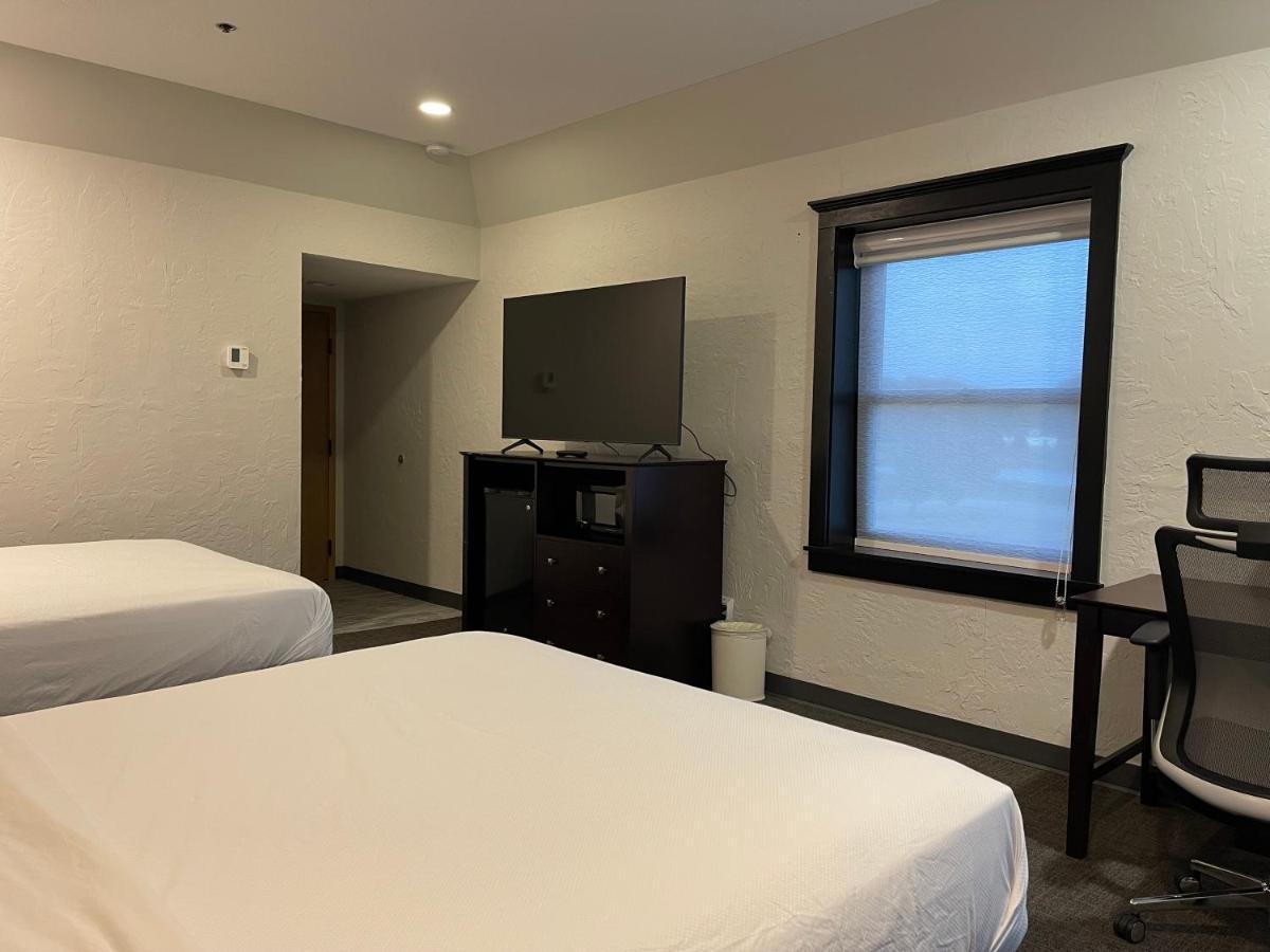 The Chateau Bloomington Hotel And Conference Center ภายนอก รูปภาพ