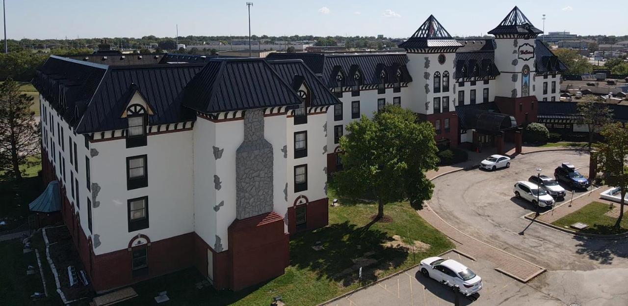 The Chateau Bloomington Hotel And Conference Center ภายนอก รูปภาพ