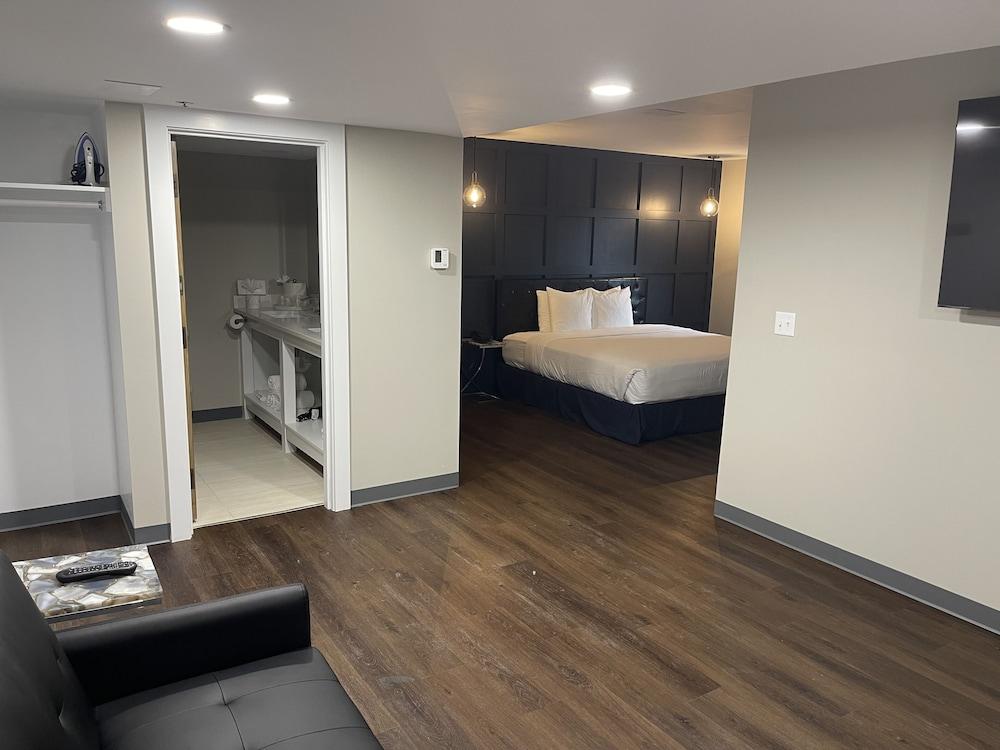 The Chateau Bloomington Hotel And Conference Center ภายนอก รูปภาพ