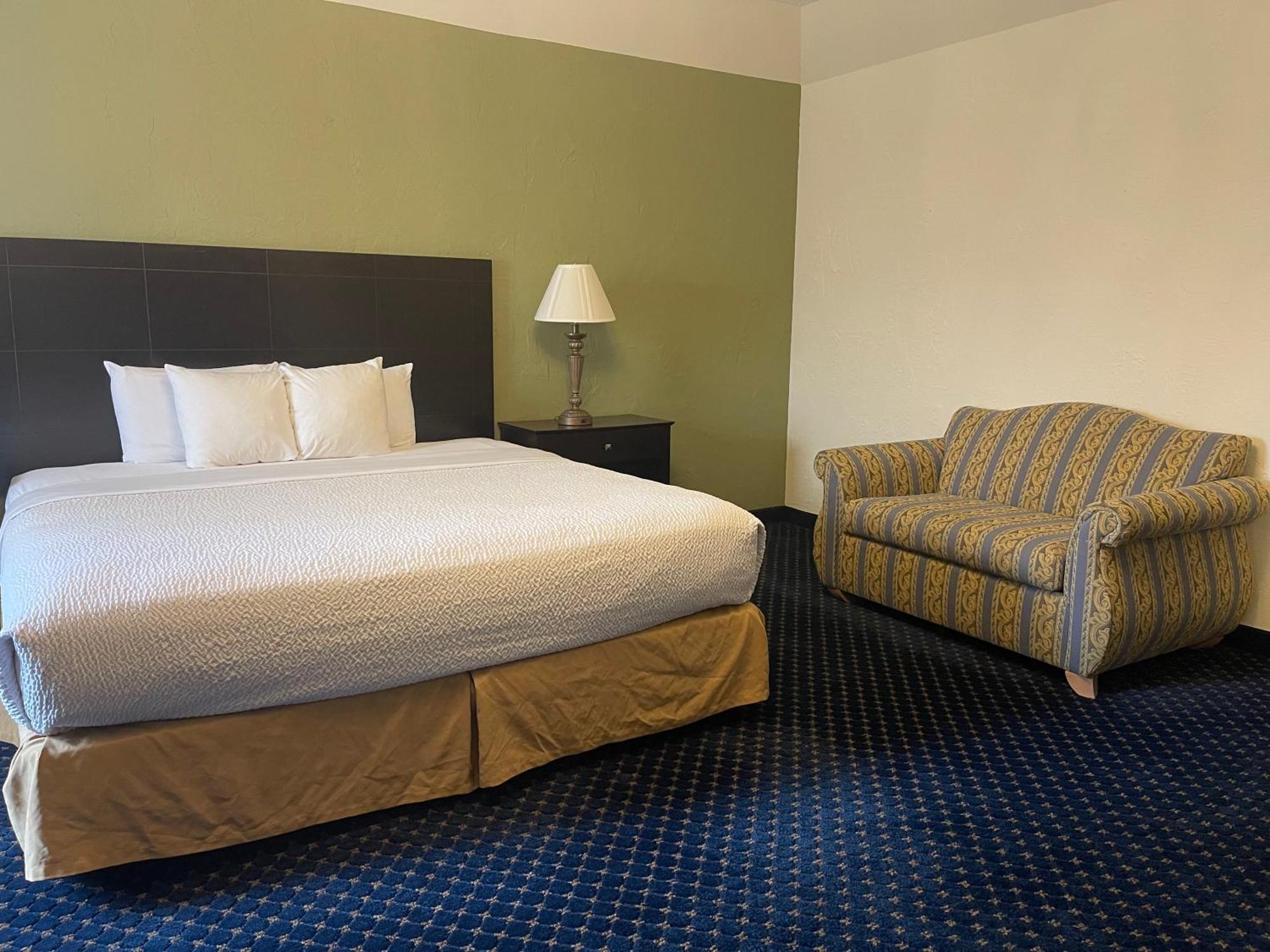 The Chateau Bloomington Hotel And Conference Center ภายนอก รูปภาพ